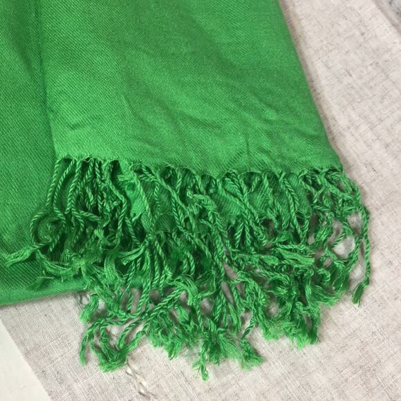 Apt 9 Lime Green 100% Rayon Scarf NWT - Picture 4 of 6